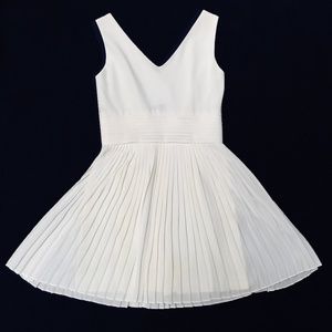 90's Ivory Pleated Mini